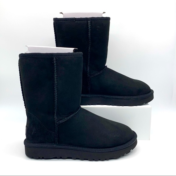 UGG Women’s Classic Short II Black Boots - Picture 1 of 12